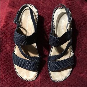 Naturalizer Black leather sandals size 9N